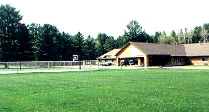 Front view of White Pine Lodge with Sport Court